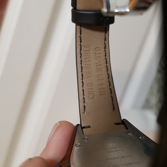 Chanel Iconic J12 Quartz 33mm watch - Picture 11 of 16